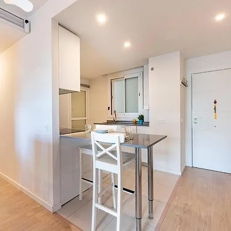 Apartment Bright & Modern 2bdr *pool *parking Marbella