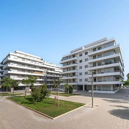 Bright & Modern 2bdr *pool *parking * Marbella