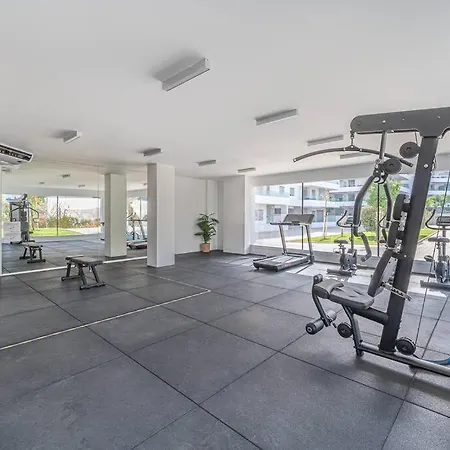 Apartment Bright & Modern 2bdr *pool *parking