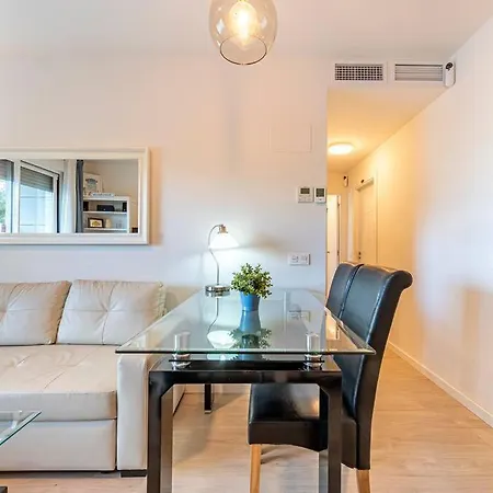 Bright & Modern 2bdr *pool *parking * Marbella