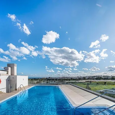 Bright & Modern 2bdr *pool *parking Apartment Marbella