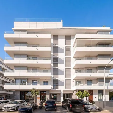 Bright & Modern 2bdr *pool *parking